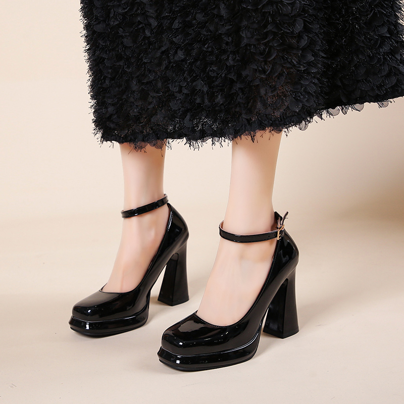 Fashionable high-heeled shoes. - Leather Classic Strap ulasan dan harga